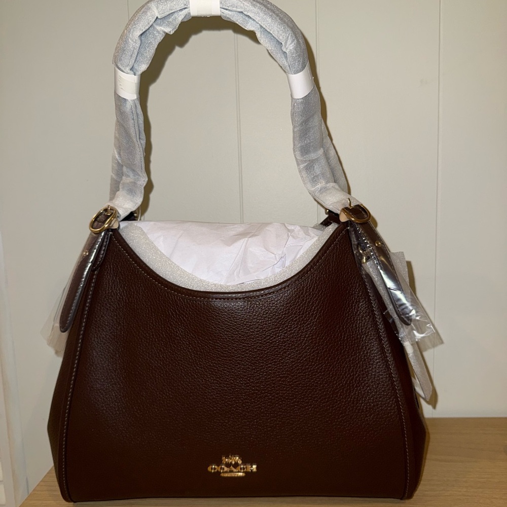 Coach Erin Shoulder bag Maple with Gold Hardware